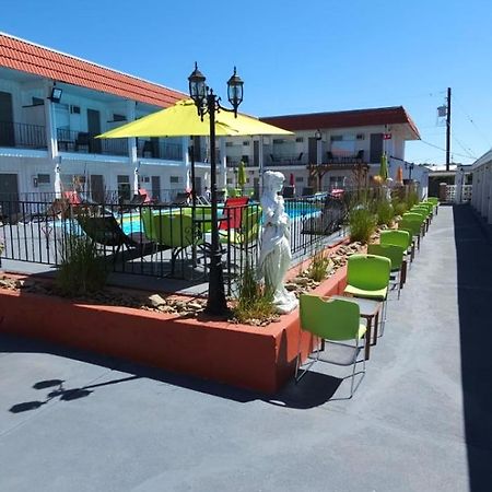 פנטיקטון Riverside Motel מראה חיצוני תמונה