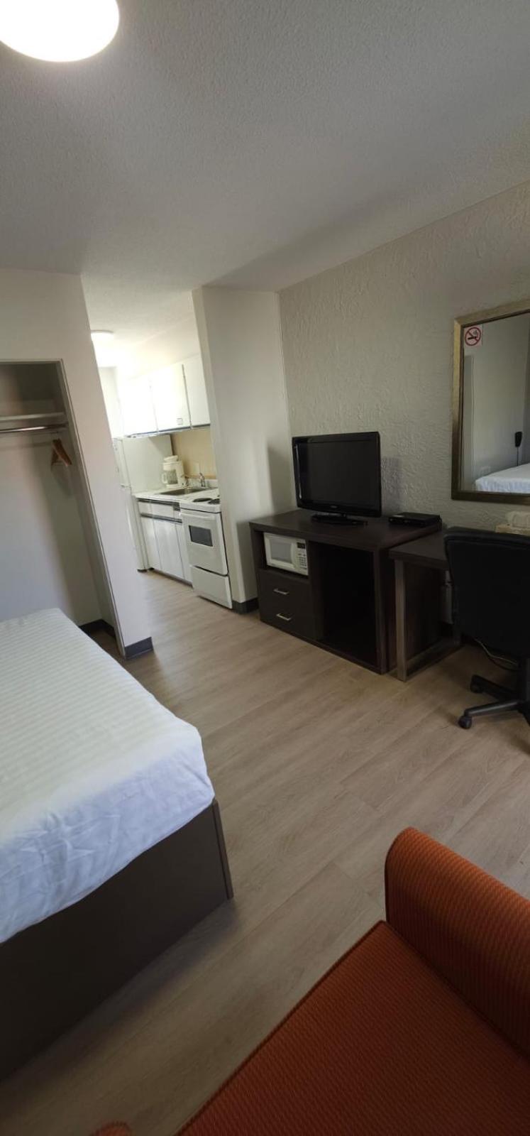 פנטיקטון Riverside Motel מראה חיצוני תמונה