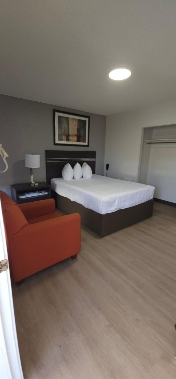 פנטיקטון Riverside Motel מראה חיצוני תמונה